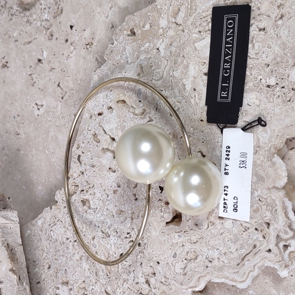R. J. Graziano Pearl Wrap Bracelet - Picture 4 of 5
